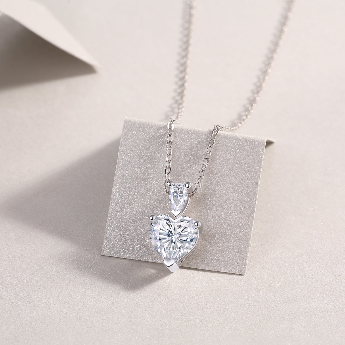 Heart-Shaped Moissanite S925 Silver Platinum-Plated Pendant | Vloy