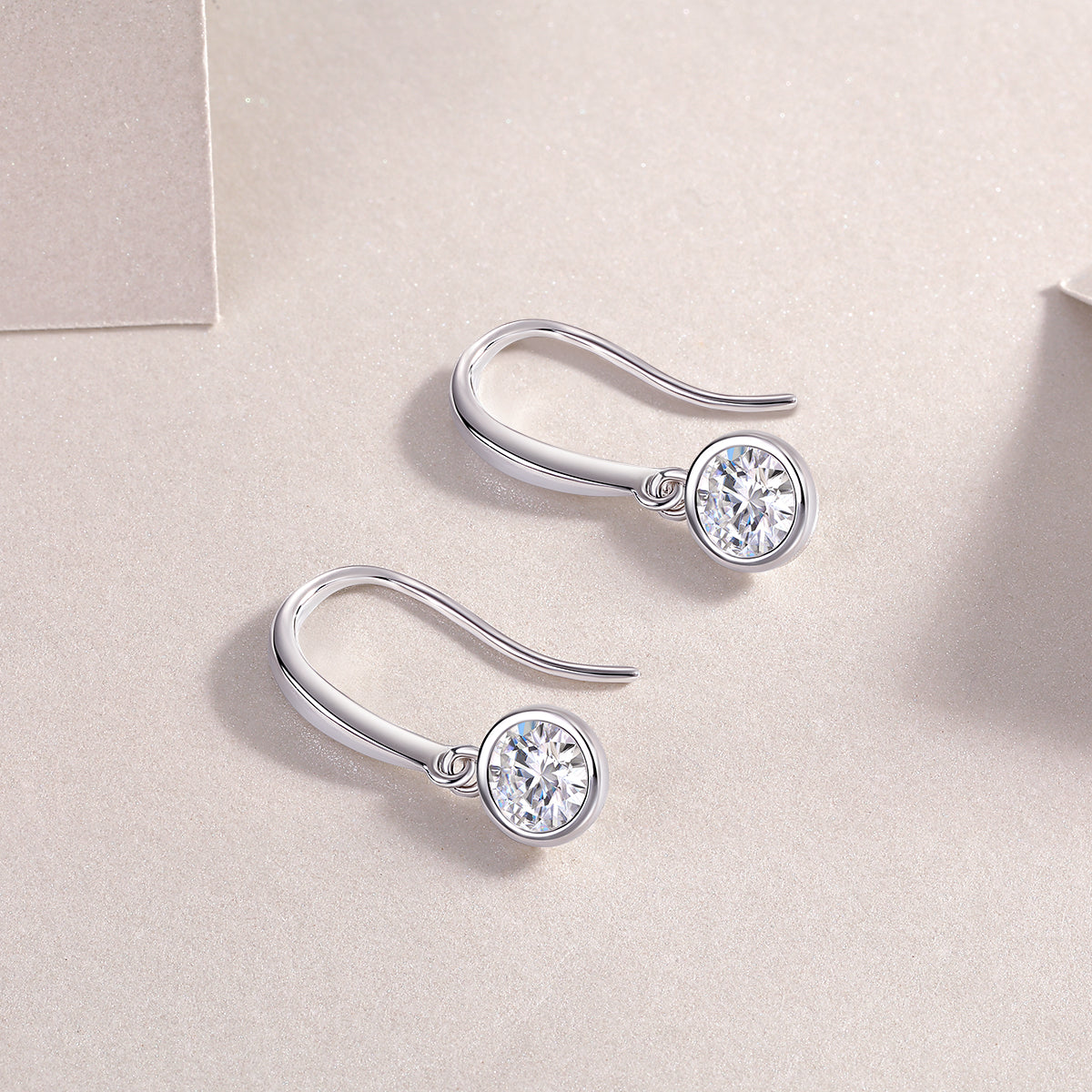 Sweet Whispers Moissanite S925 Silver Platinum-Plated Stud Earrings | Vloy
