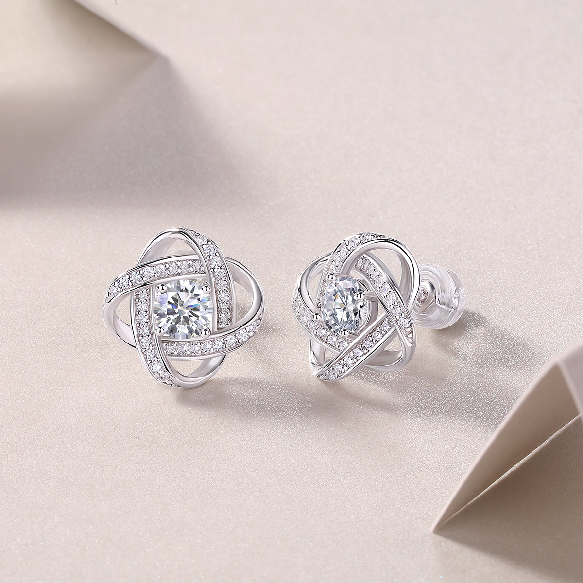 Hope Beam 0.5-Carat Moissanite S925 Silver Platinum-Plated Stud Earrings | Vloy