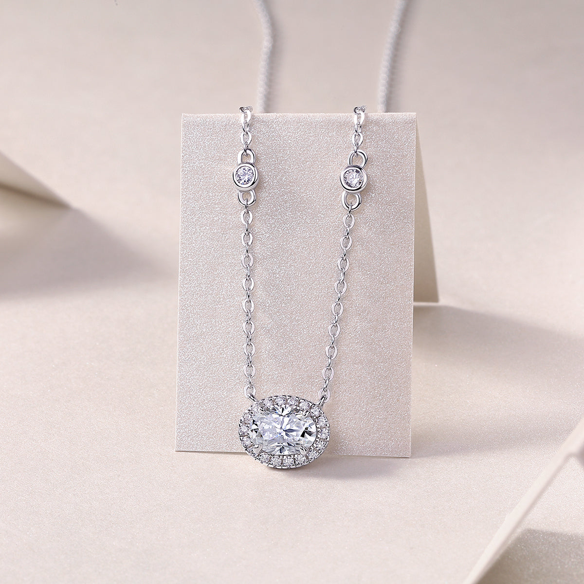 Oval Moissanite S925 Silver Platinum-Plated Pendant Necklace | Vloy